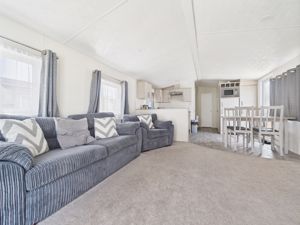 Lounge/Kitchen/Diner- click for photo gallery